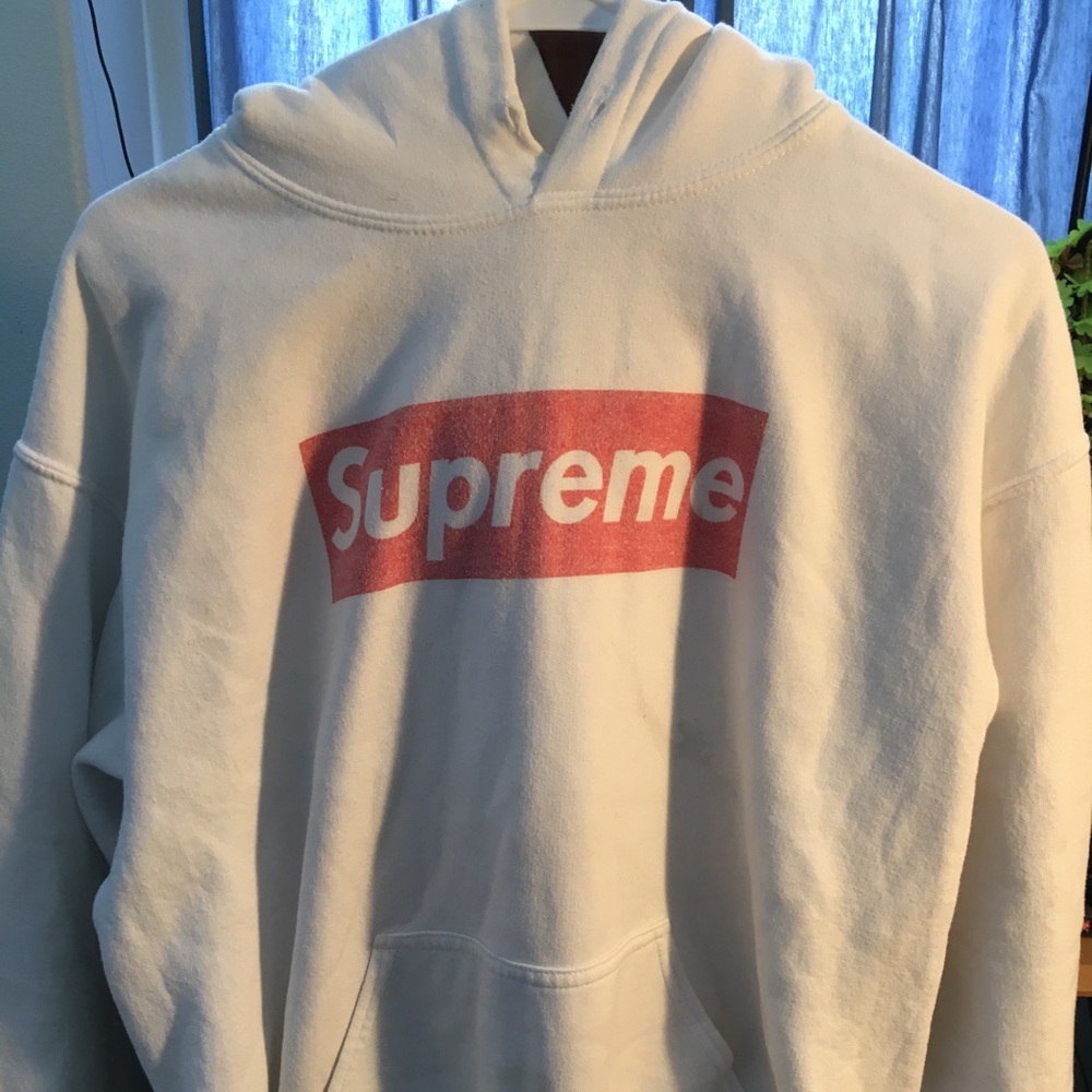 Supreme Men’s Medium White Athletic Hoodie